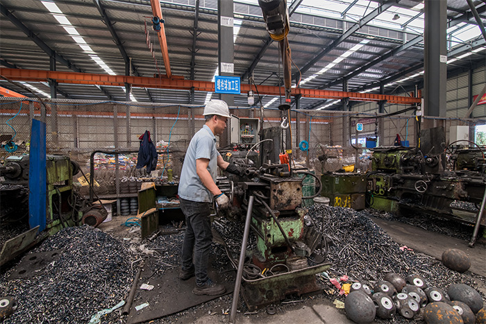 延边网架配件-螺栓球加工车间